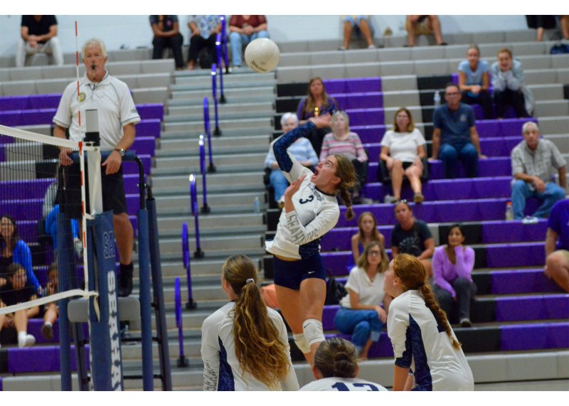 Seahawks sophomore Nadia Ahmed rises up for a hit.